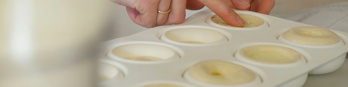 Adeus formas de silicone engorduradas e sujas: confira como limpar as suas!