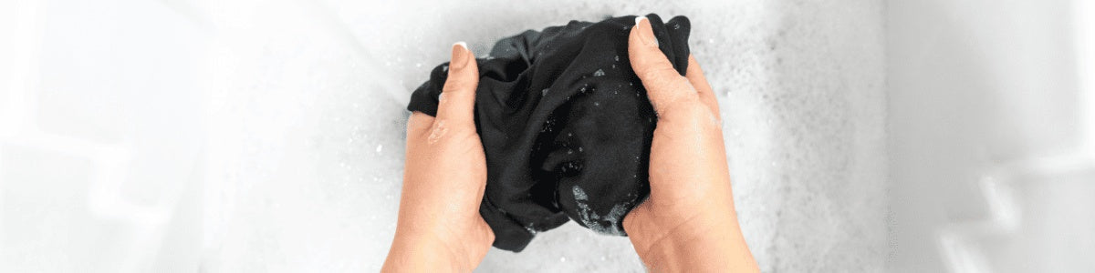 Como lavar roupa preta sem desbotar?