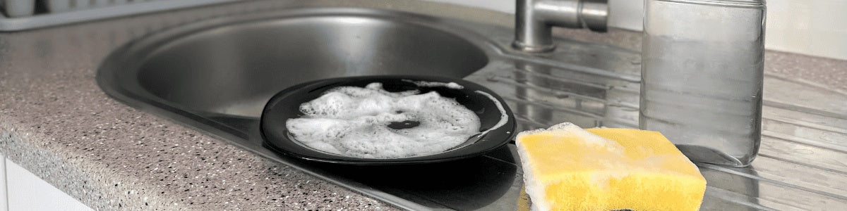 Sabão em pasta: como usar na limpeza de gordura na cozinha?